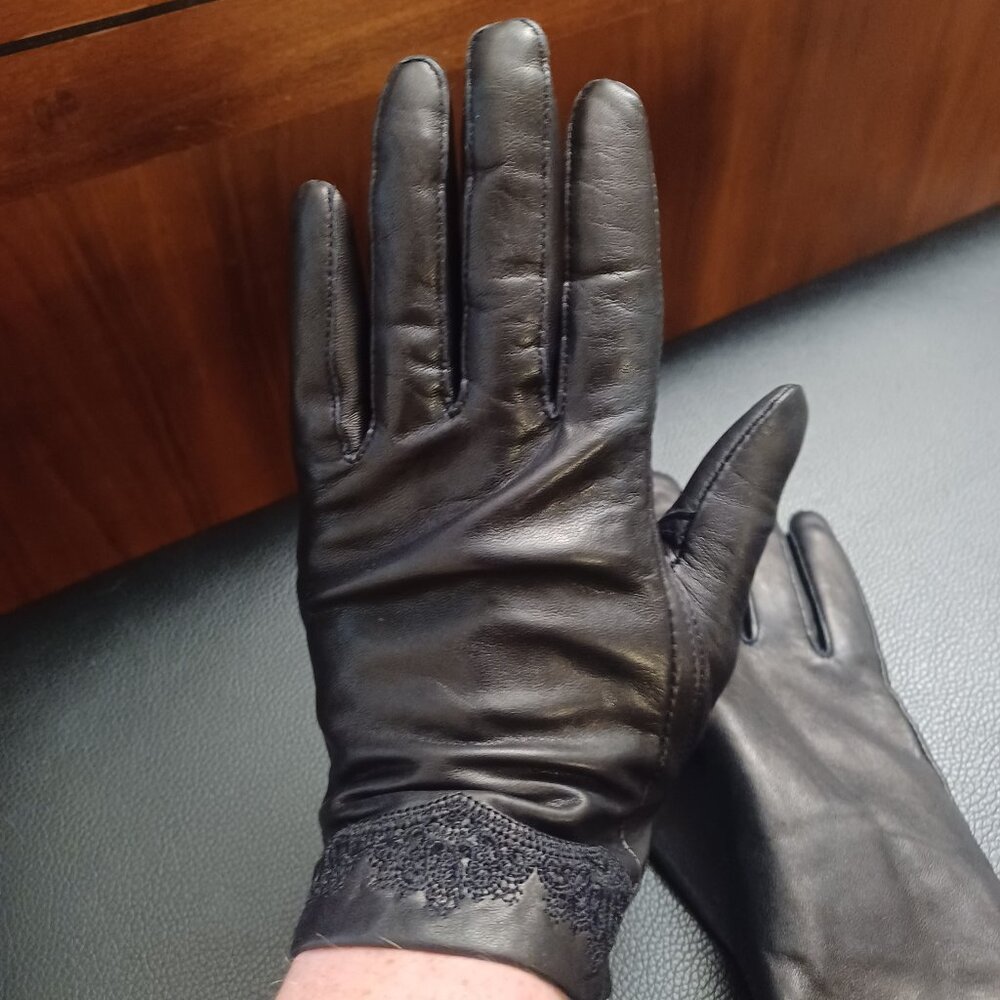 Ann Taylor Embroidered Black Leather Gloves